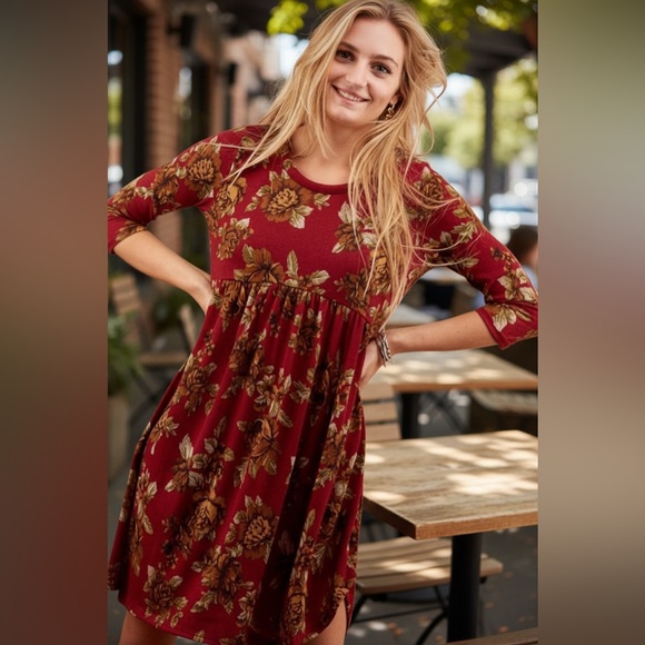 Burgundy floral babydoll dress - Picture 2 of 4